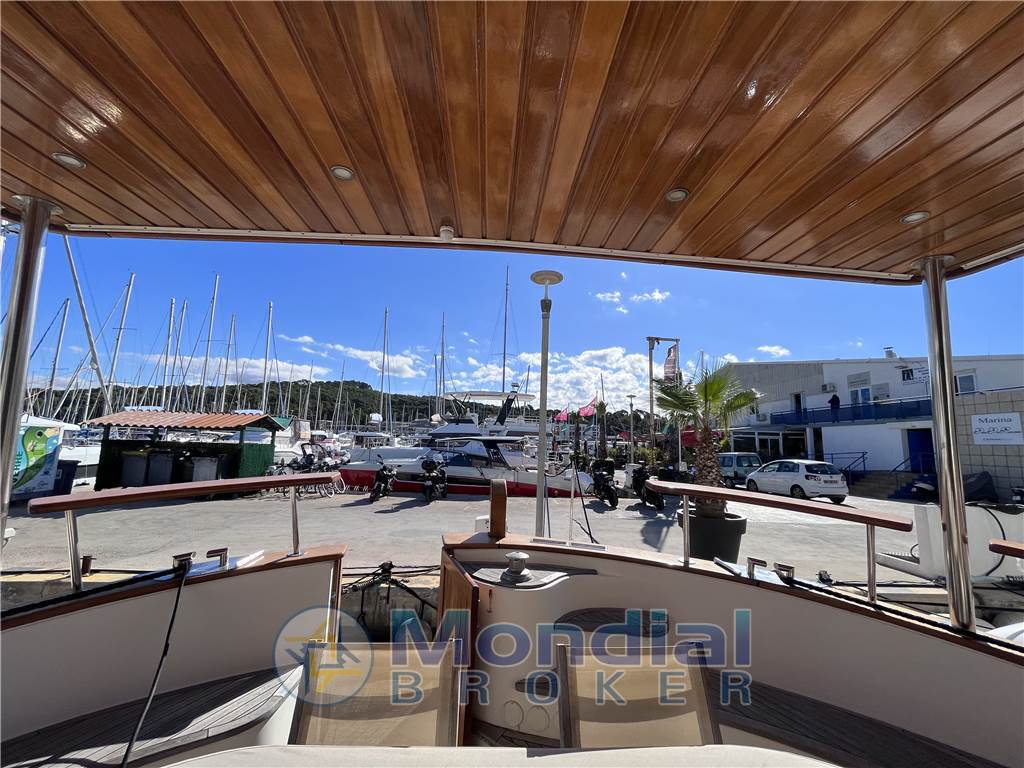 MENORQUIN Yacht 180