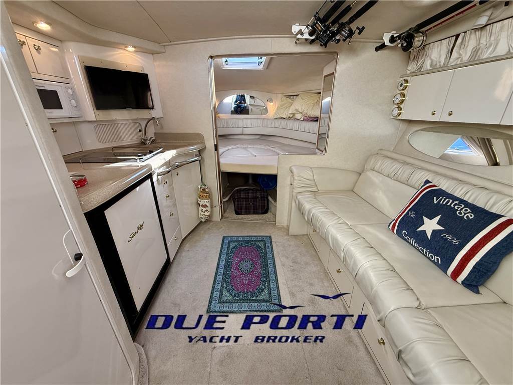 Sea Ray 330 Amberjack