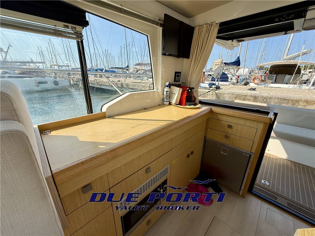 Sealine C330