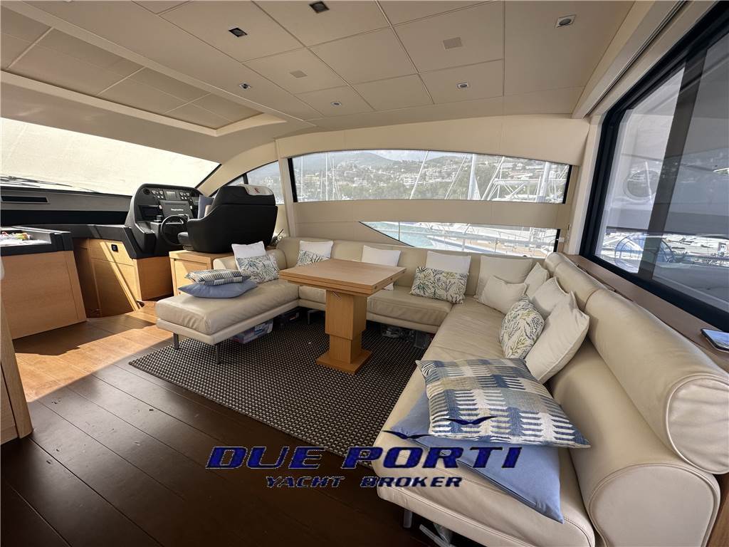 Pershing 64