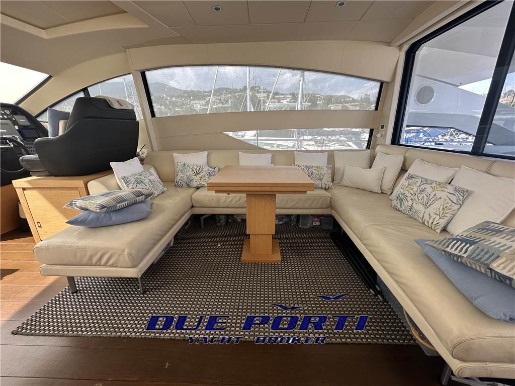 Pershing 64