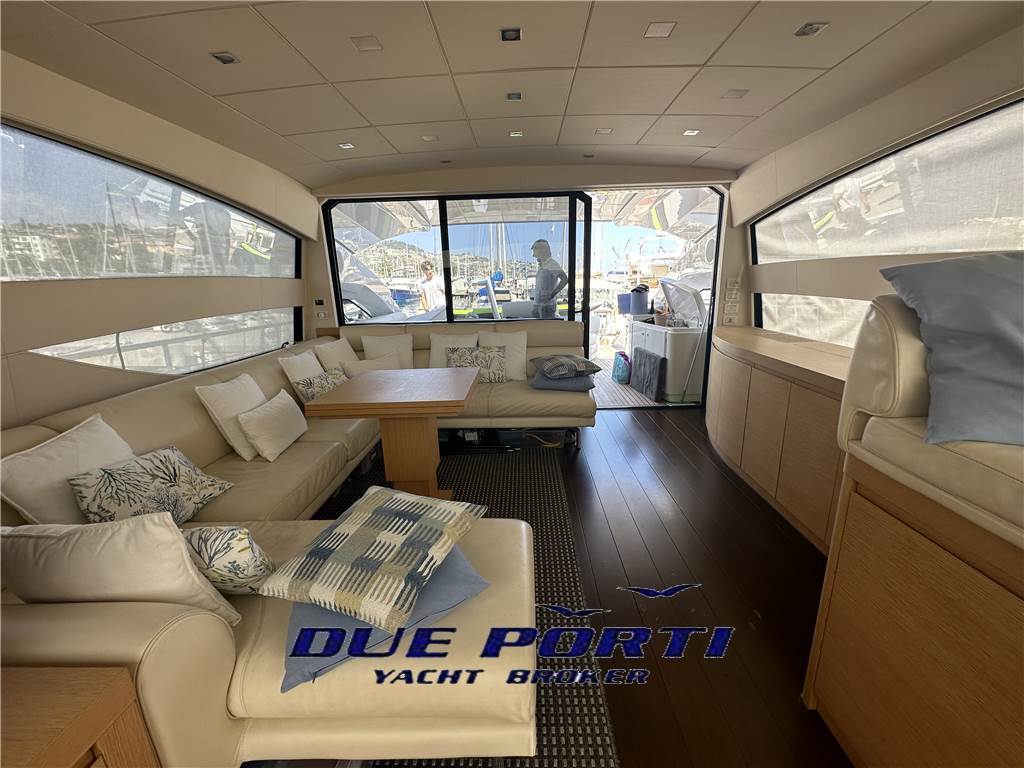 Pershing 64