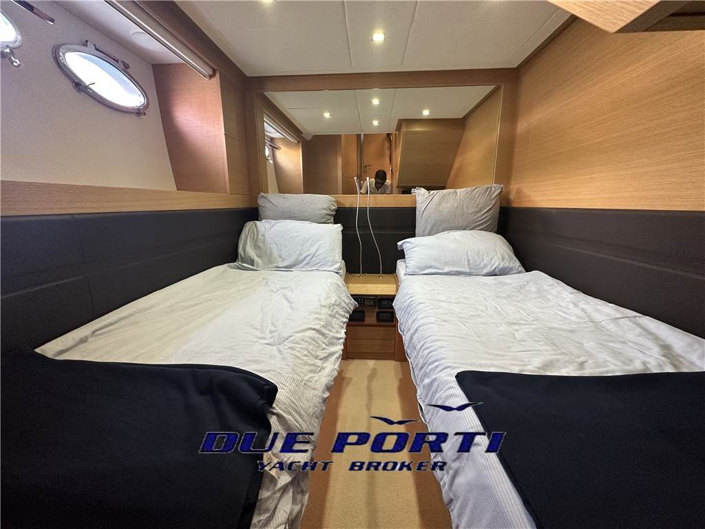 Pershing 64