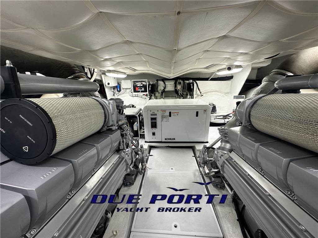 Pershing 64