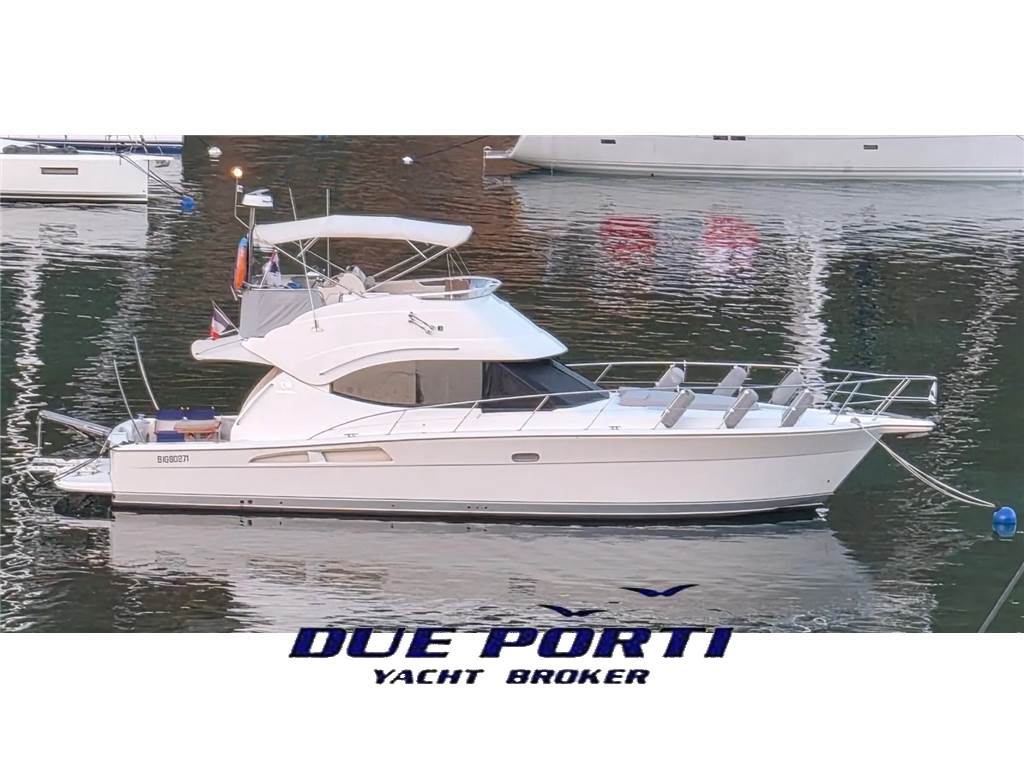 Riviera 45 Flybridge