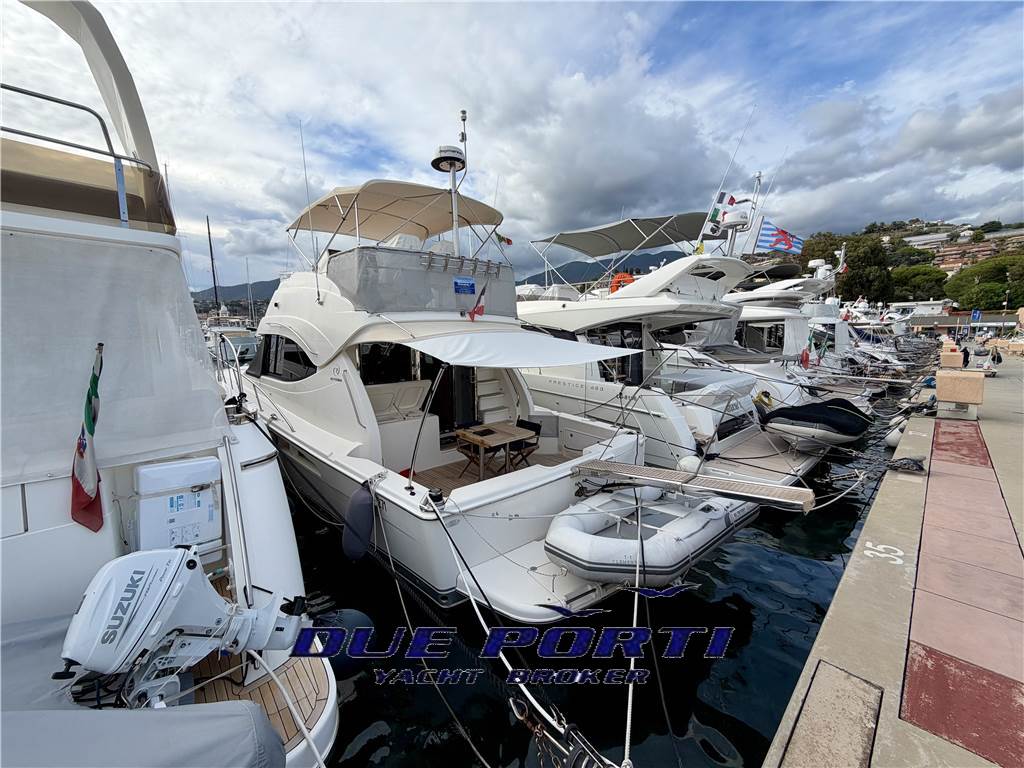 Riviera 45 Flybridge
