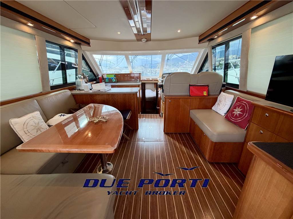 Riviera 45 Flybridge