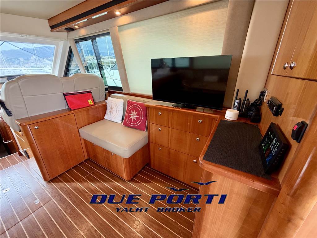 Riviera 45 Flybridge