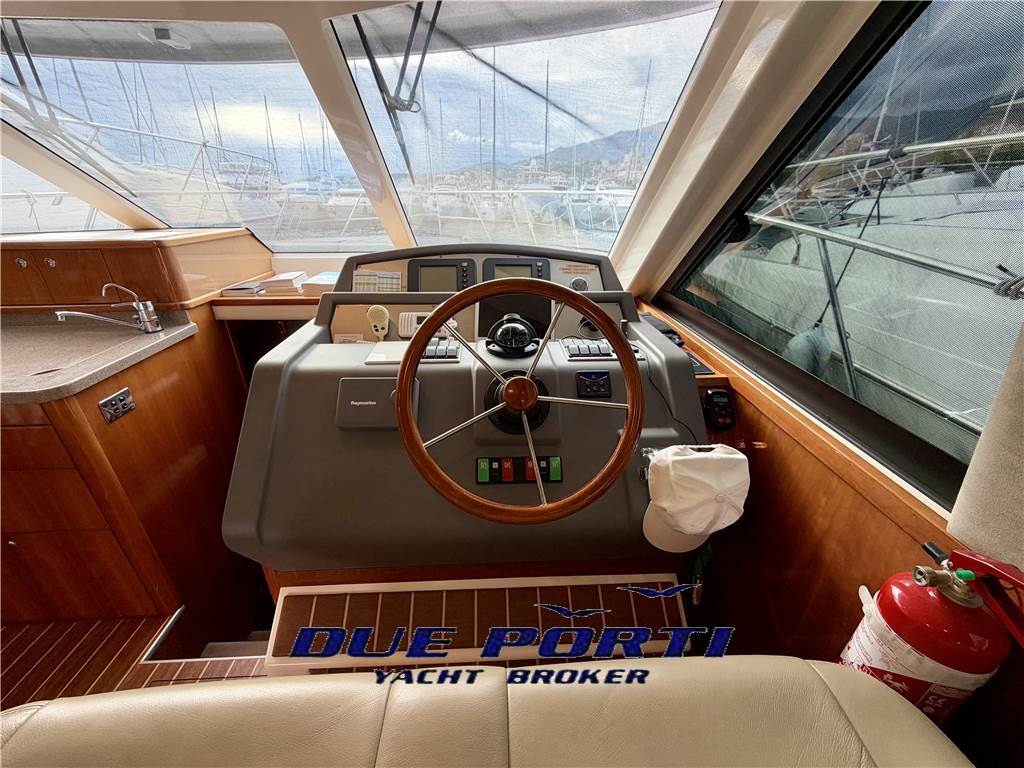 Riviera 45 Flybridge