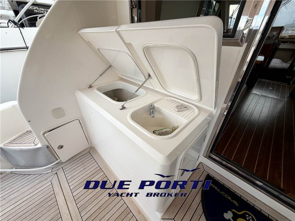 Riviera 45 Flybridge