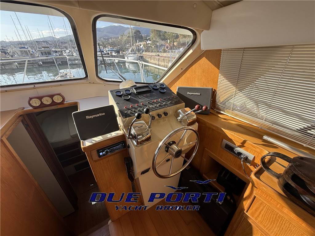 Bertram 37 Fly
