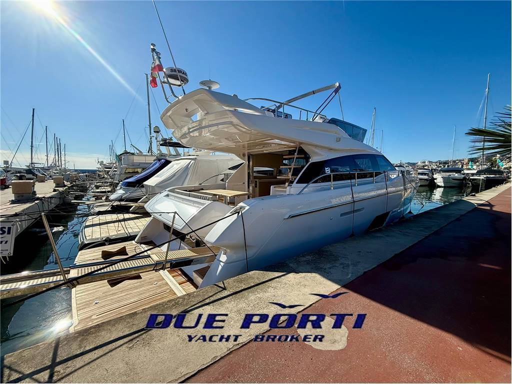 Ferretti 550