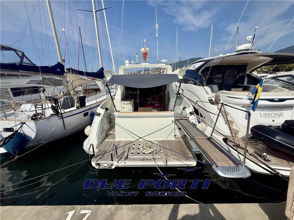 Azimut 43S