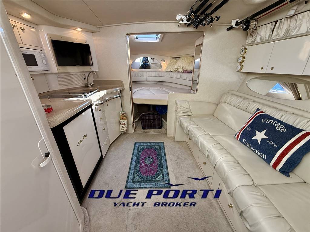 Sea Ray 330 Amberjack