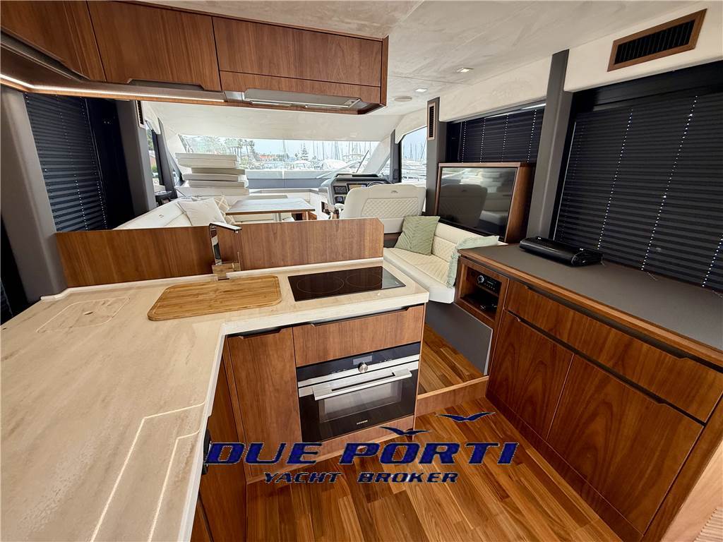 Galeon 460 fly