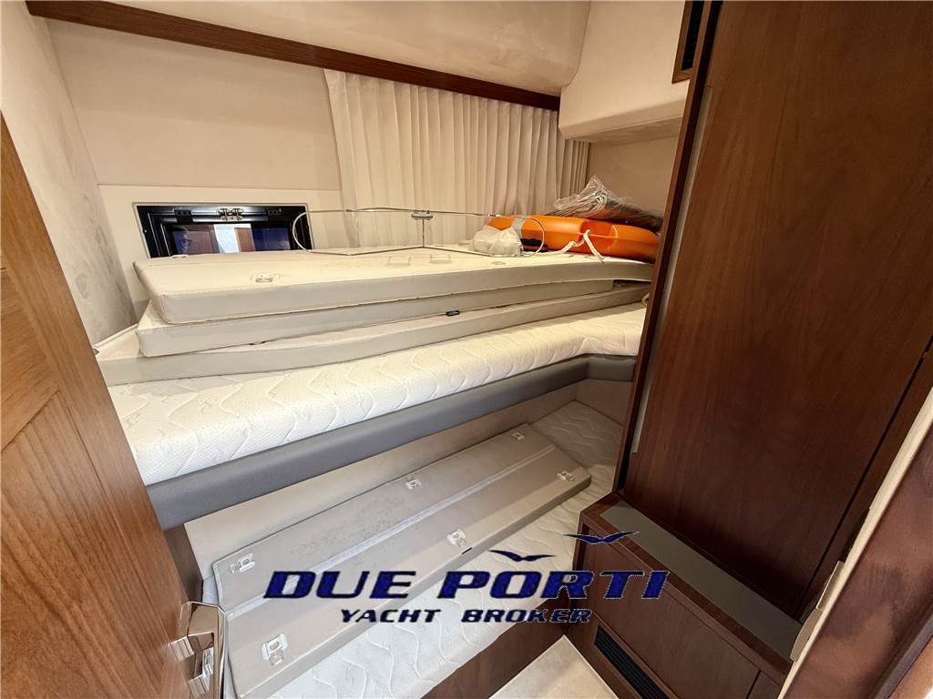 Galeon 460 fly
