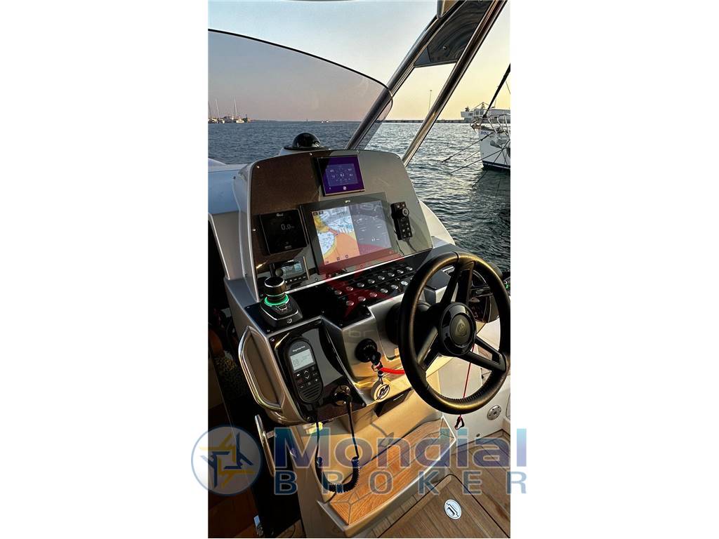 SACS STRIDER 11-SUNDECK