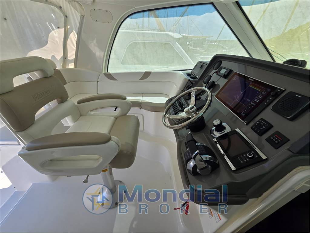 Boston Whaler 345 Conquest