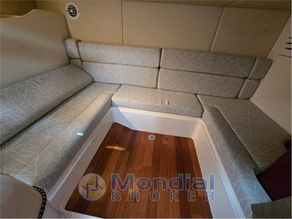 Boston Whaler 345 Conquest