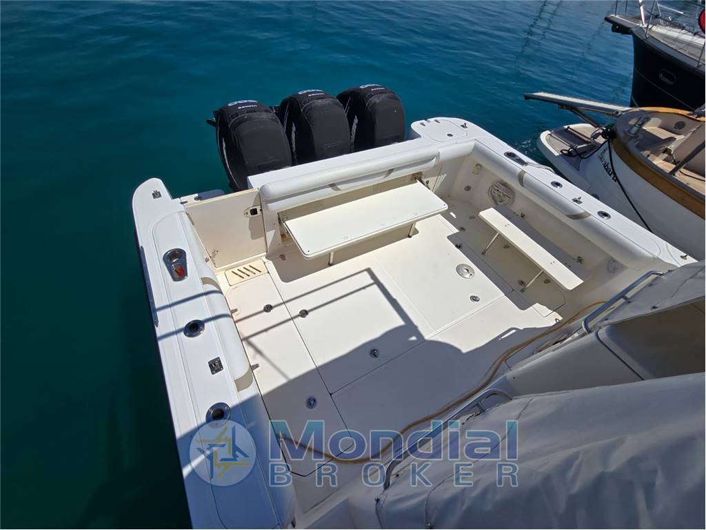 Boston Whaler 345 Conquest