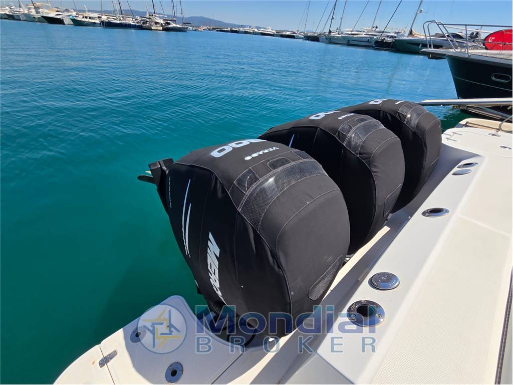 Boston Whaler 345 Conquest