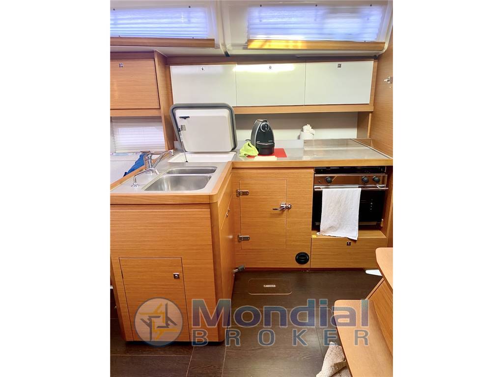 Dufour Grand Large 390