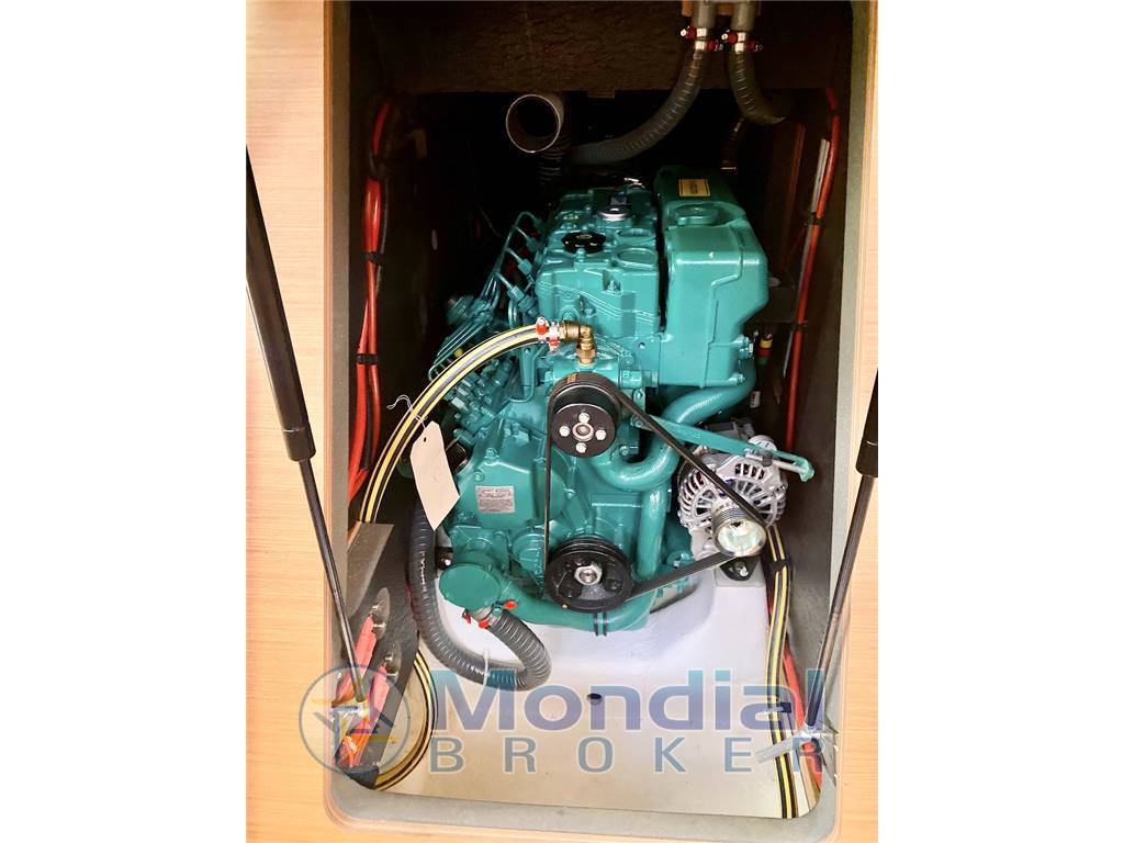 Dufour Grand Large 390