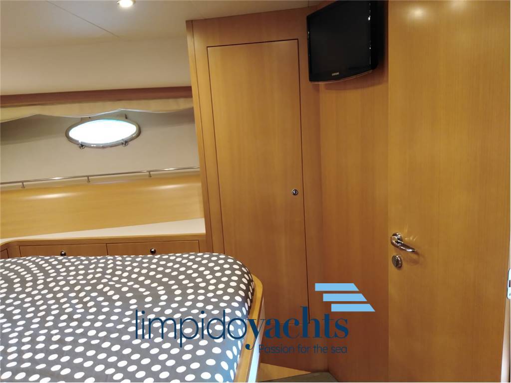 UNIESSE MARINE 48' ht