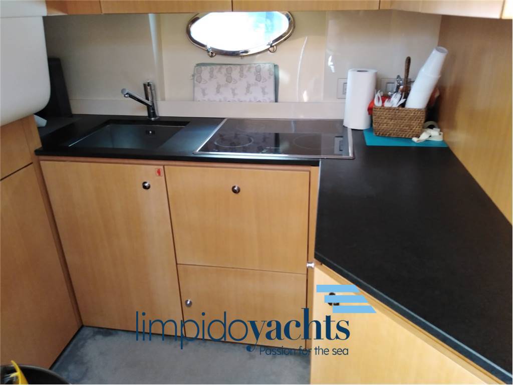 UNIESSE MARINE 48' ht