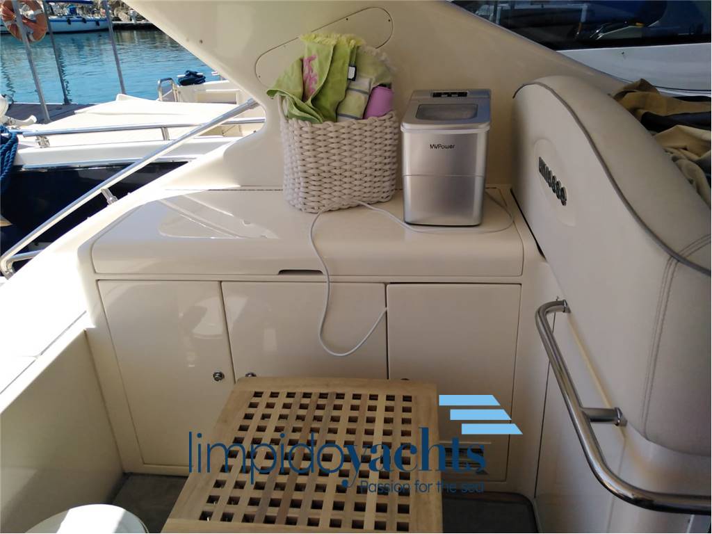 UNIESSE MARINE 48' ht