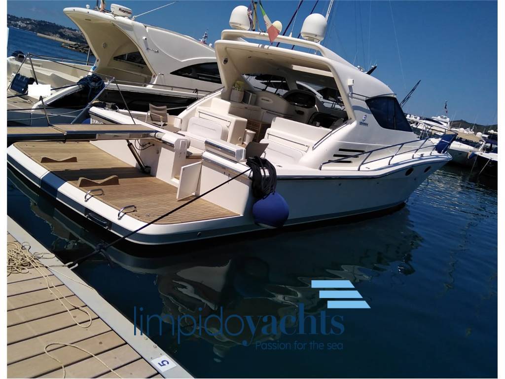 UNIESSE MARINE 48' ht