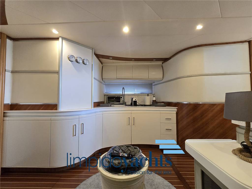 CAYMAN YACHT 55/58 HT WALK AROUND