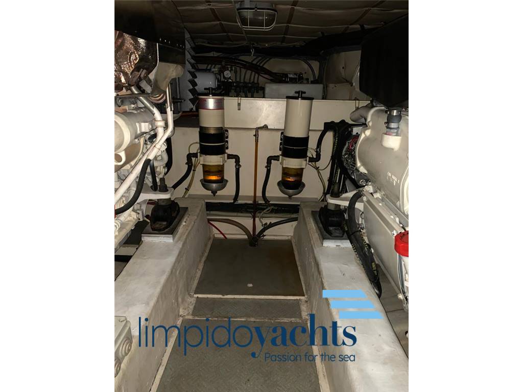 FERRETTI YACHTS 460