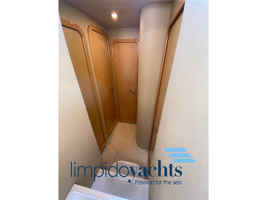 FERRETTI YACHTS 460