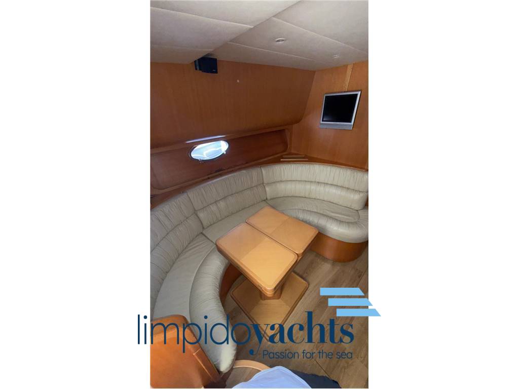 UNIESSE MARINE 42' ht
