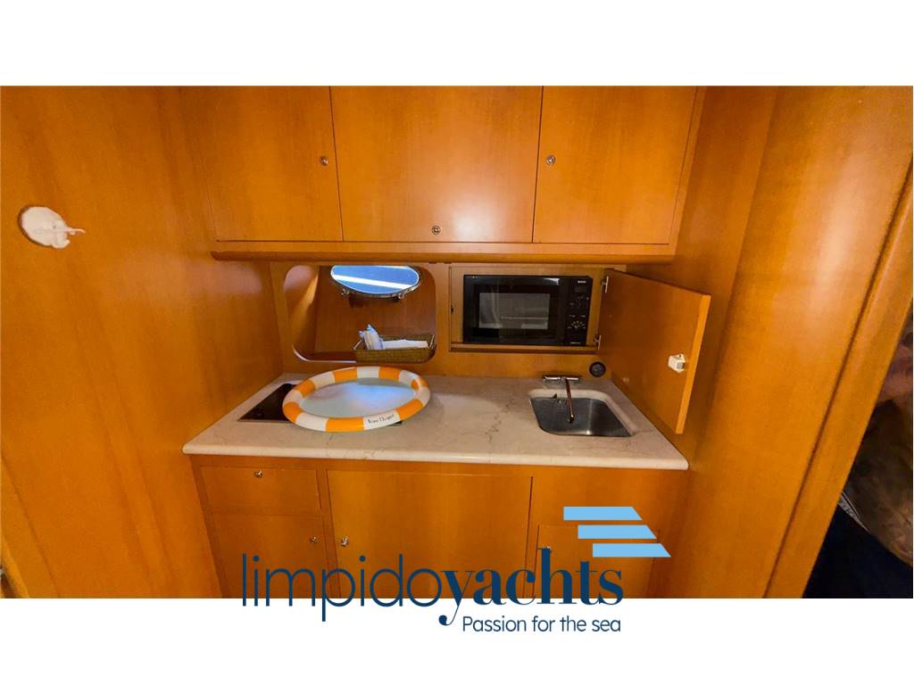 UNIESSE MARINE 42' ht