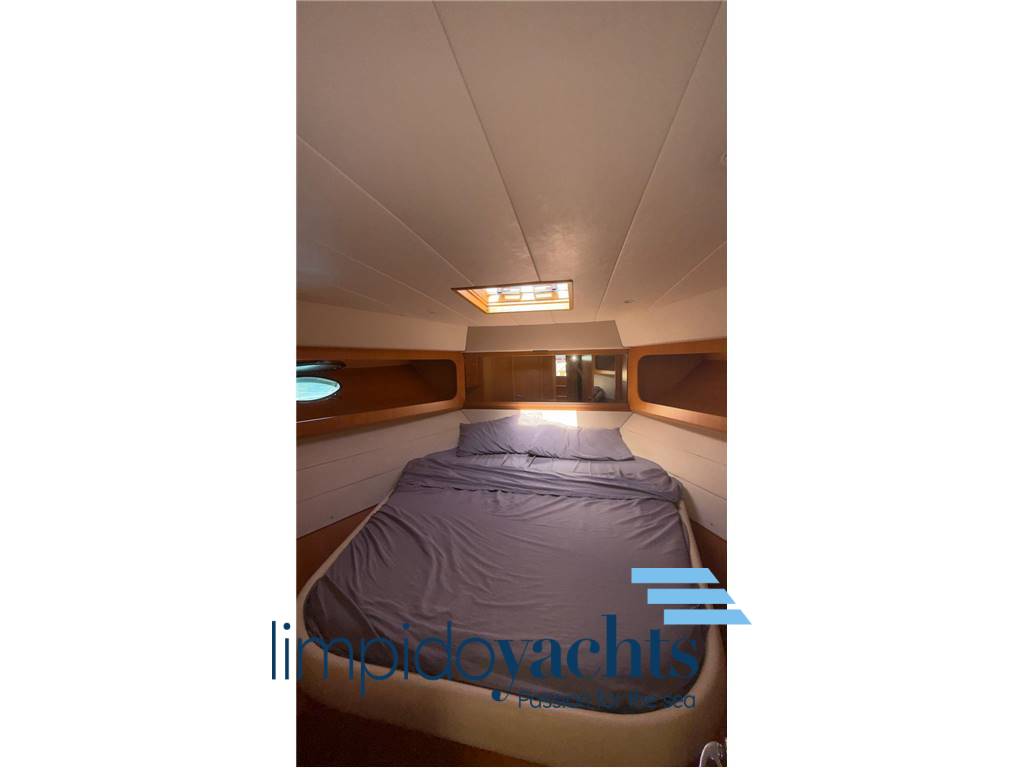 UNIESSE MARINE 42' ht