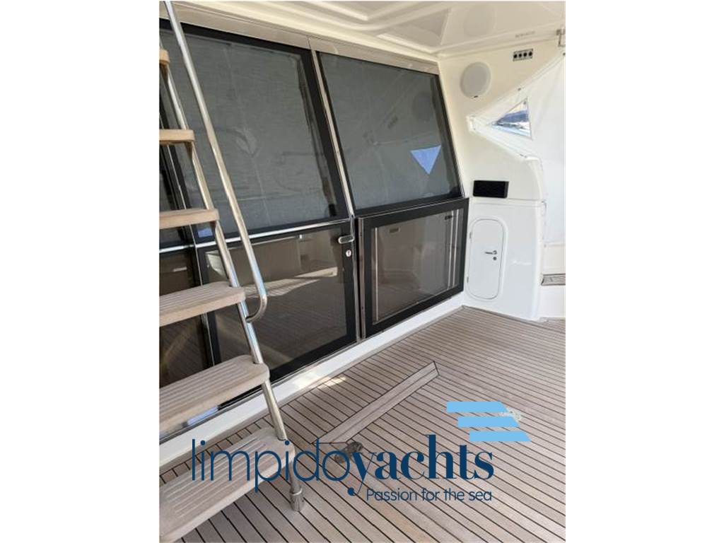 FERRETTI YACHTS 551