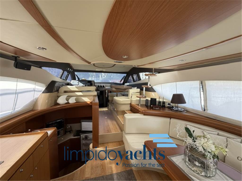 FERRETTI YACHTS 551