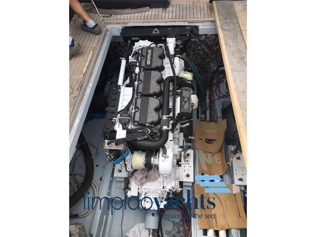 MAGNUM MARINE 53'