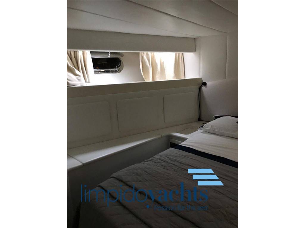 MAGNUM MARINE 53'