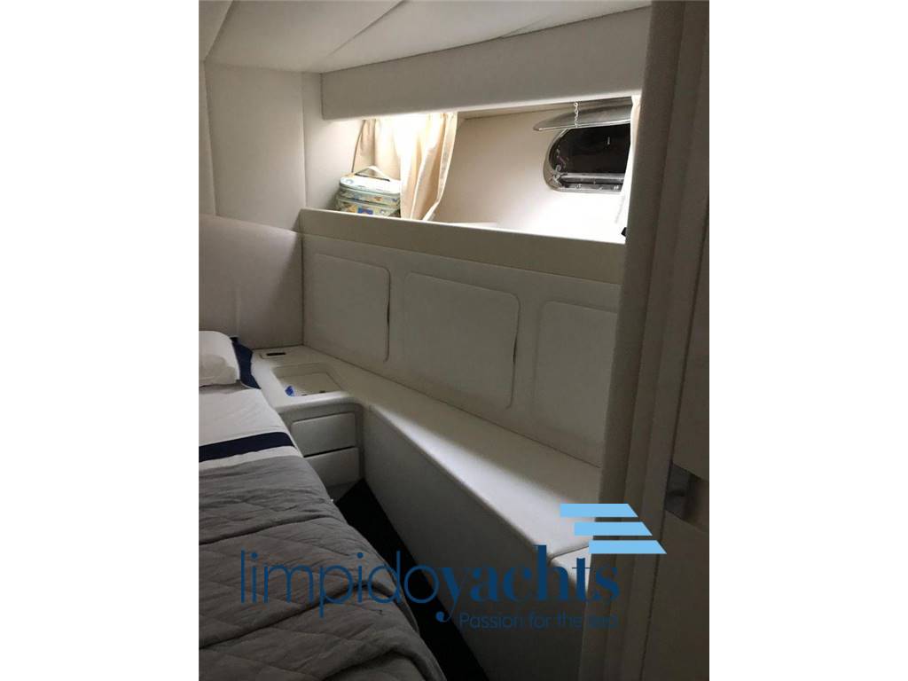 MAGNUM MARINE 53'