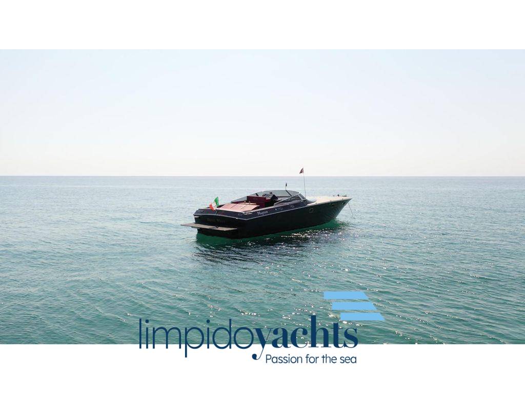 MAGNUM MARINE 53'