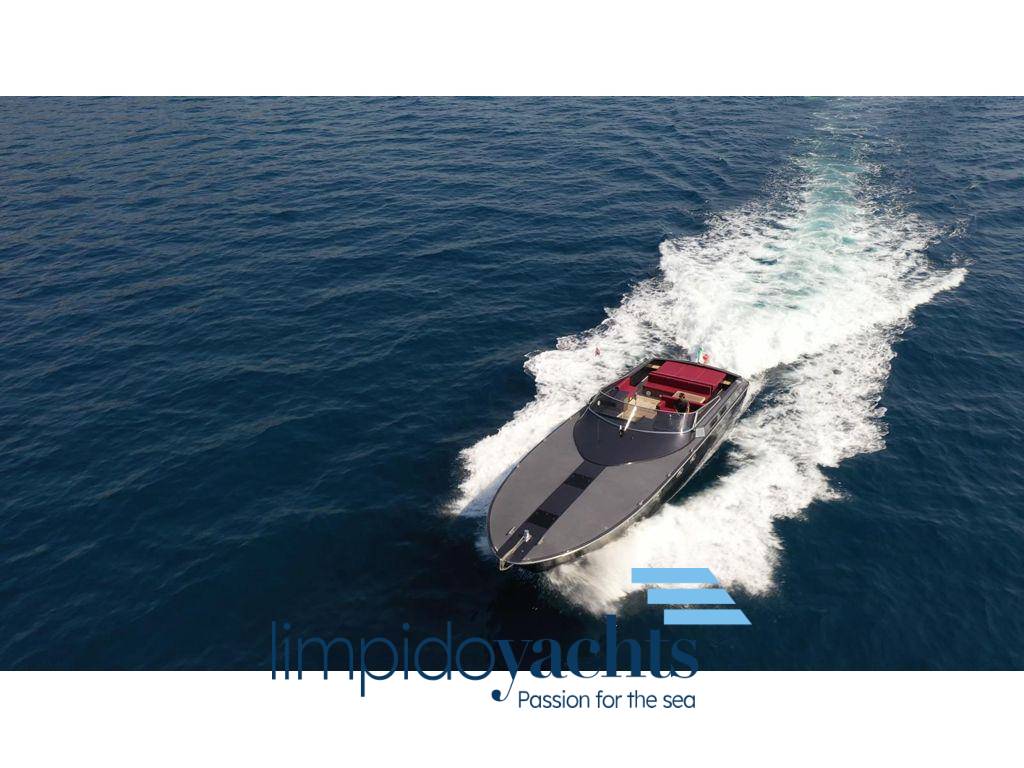 MAGNUM MARINE 53'