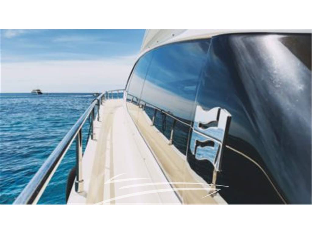 FERRETTI YACHTS 550