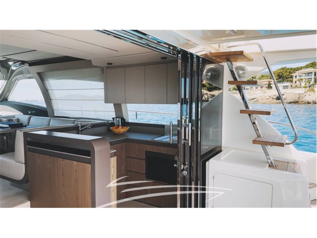 FERRETTI YACHTS 550