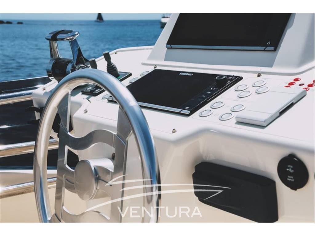 FERRETTI YACHTS 550