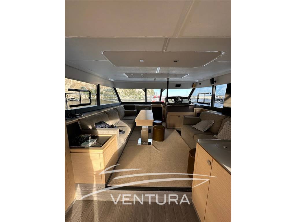 FOUNTAINE PAJOT MY 6