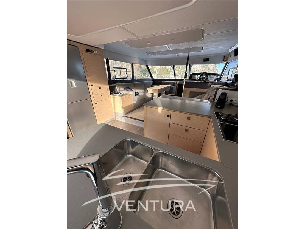 FOUNTAINE PAJOT MY 6