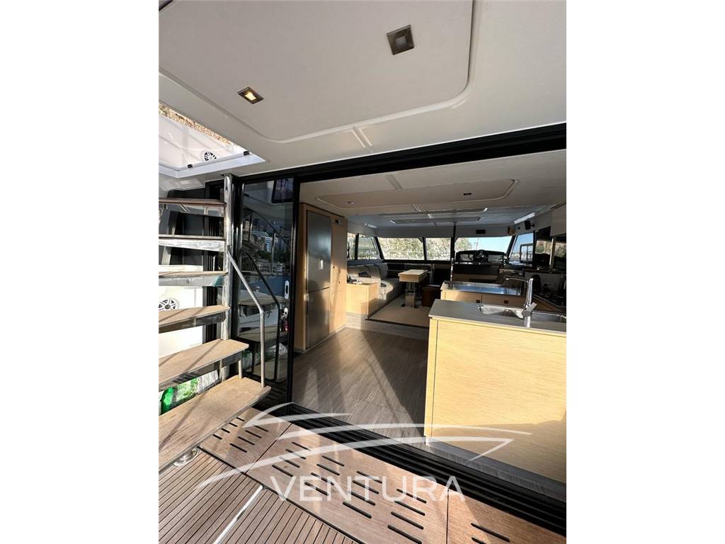 FOUNTAINE PAJOT MY 6